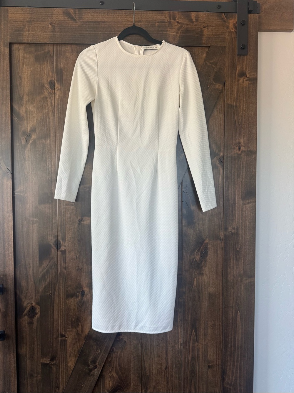 5th & Mercer Textured White Long-Sleeve Midi Dress